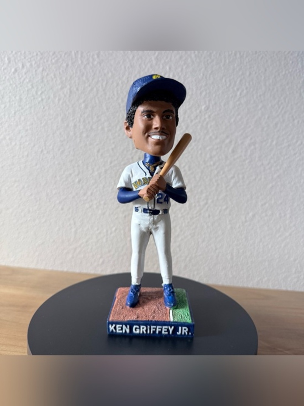 Ken Griffey Jr. Rookie Year Bobblehead 2019 Seattle Mariners BDA Sports MLB